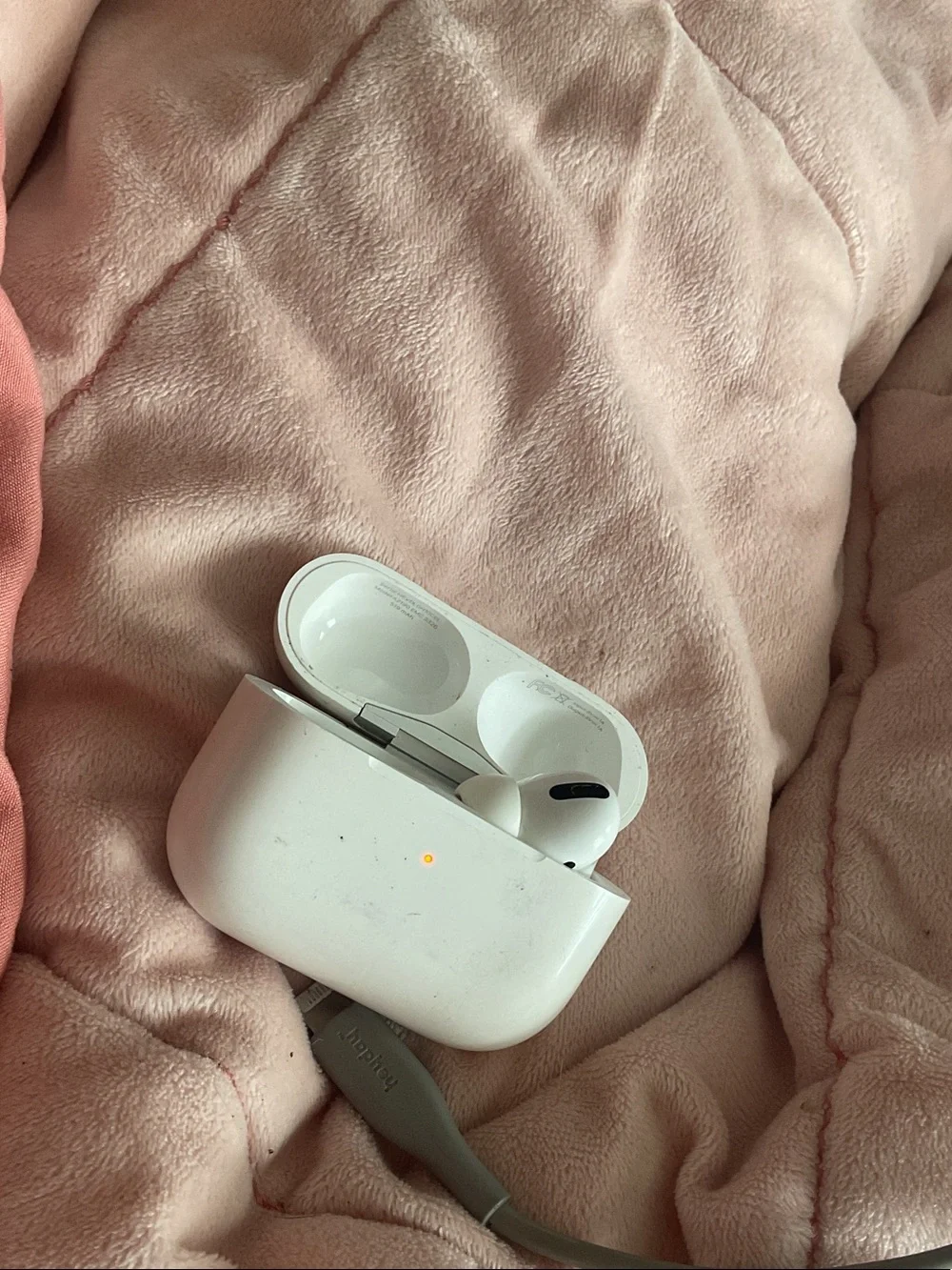 Apple airpods pro
